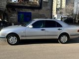 Mercedes-Benz E 230 1997 года за 2 500 000 тг. в Караганда – фото 5