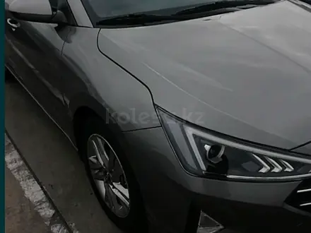 Hyundai Elantra 2019 года за 7 800 000 тг. в Караганда – фото 5