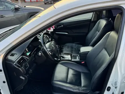 Toyota Camry 2014 года за 11 000 000 тг. в Семей – фото 11