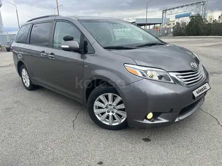 Toyota Sienna 2017 года за 15 000 000 тг. в Тараз