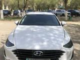 Hyundai Sonata 2023 года за 13 200 000 тг. в Актобе – фото 2