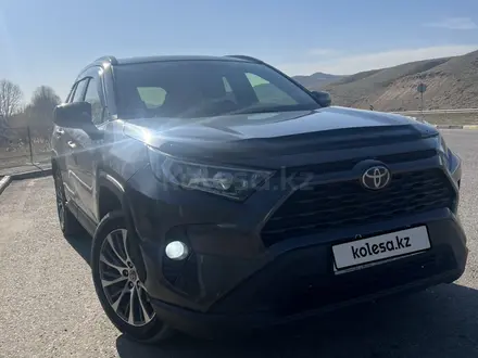 Toyota RAV4 2019 года за 14 000 000 тг. в Алматы