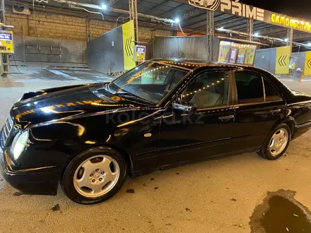 Mercedes-Benz E 230 1996 года за 2 200 000 тг. в Тараз – фото 3