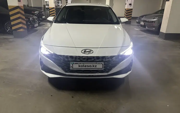 Hyundai Elantra 2022 годаfor10 000 000 тг. в Алматы