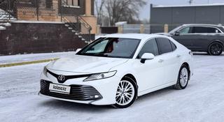 Toyota Camry 2018 года за 13 300 000 тг. в Атырау