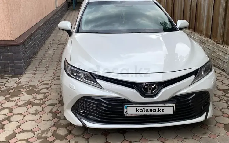 Toyota Camry 2022 года за 14 500 000 тг. в Алматы