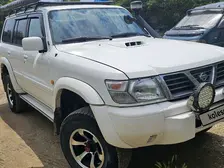 Nissan Patrol, 2001