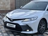 Toyota Camry 2021 годаfor17 200 000 тг. в Шымкент – фото 2