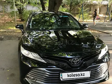 Toyota Camry 2019 года за 14 500 000 тг. в Алматы – фото 7