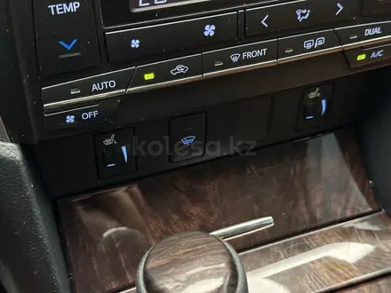 Toyota Camry 2017 года за 10 600 000 тг. в Атырау – фото 21