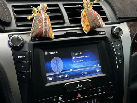 Toyota Camry 2017 года за 10 600 000 тг. в Атырау – фото 23