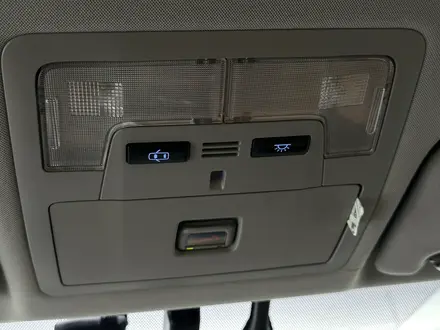 Toyota Camry 2017 года за 10 600 000 тг. в Атырау – фото 25