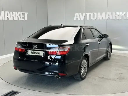 Toyota Camry 2017 года за 10 600 000 тг. в Атырау – фото 4