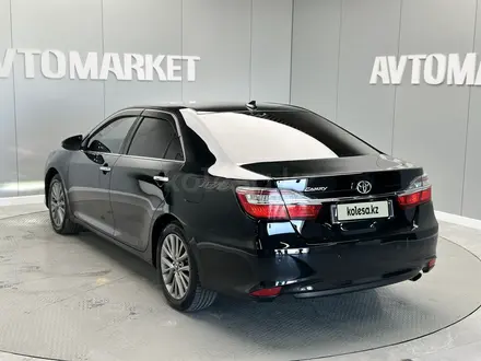 Toyota Camry 2017 года за 10 600 000 тг. в Атырау – фото 3
