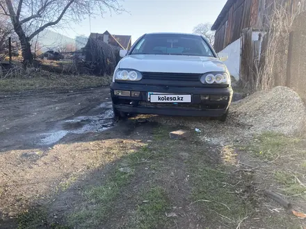 Volkswagen Golf 1993 года за 1 450 000 тг. в Риддер – фото 4