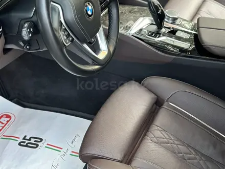 BMW 540 2018 года за 22 500 000 тг. в Алматы – фото 26