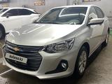 Chevrolet Onix 2023 года за 7 690 000 тг. в Астана