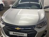 Chevrolet Onix 2023 года за 7 690 000 тг. в Астана – фото 5