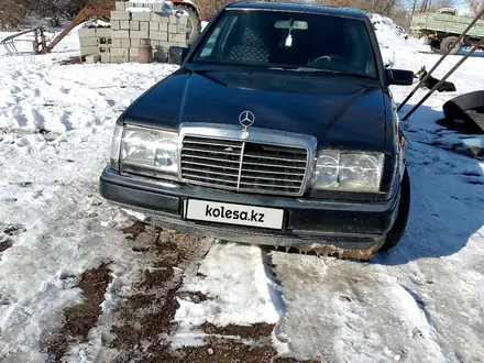 Mercedes-Benz E 300 1990 года за 1 500 000 тг. в Сарыозек – фото 10