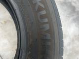 Летние шины Kumho 3шт за 50 000 тг. в Алматы
