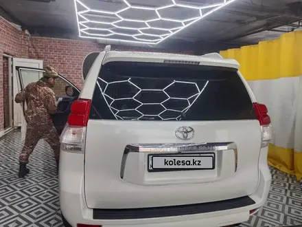 Toyota Land Cruiser Prado 2013 года за 14 000 000 тг. в Атырау – фото 7