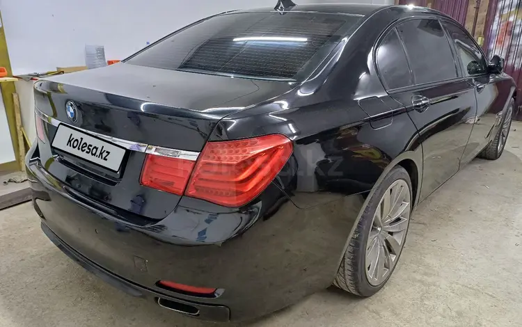 BMW 750 2009 года за 14 000 000 тг. в Атырау