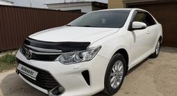 Toyota Camry 2015 года за 9 800 000 тг. в Атырау – фото 2