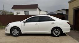 Toyota Camry 2015 года за 9 800 000 тг. в Атырау – фото 3