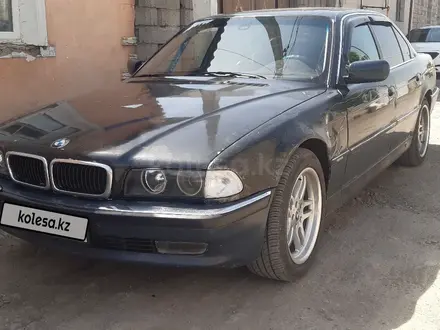BMW 730 1998 года за 2 650 000 тг. в Туркестан
