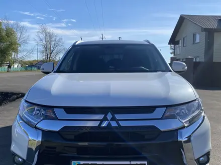 Mitsubishi Outlander 2022 года за 13 700 000 тг. в Петропавловск