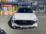 Hyundai Santa Fe 2023 годаүшін21 800 000 тг. в Жезказган