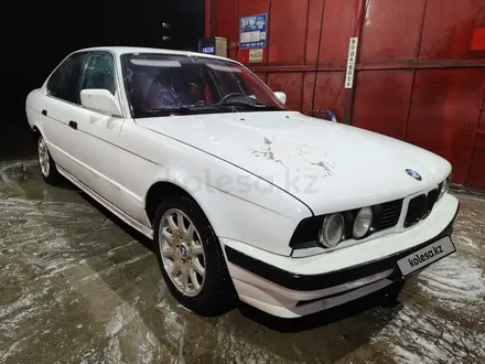 BMW 520 1990 года за 850 000 тг. в Астана – фото 2