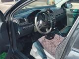 Volkswagen Golf 2005 года за 1 800 000 тг. в Алматы – фото 2