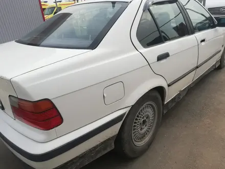 BMW 316 1993 года за 650 000 тг. в Атырау – фото 3