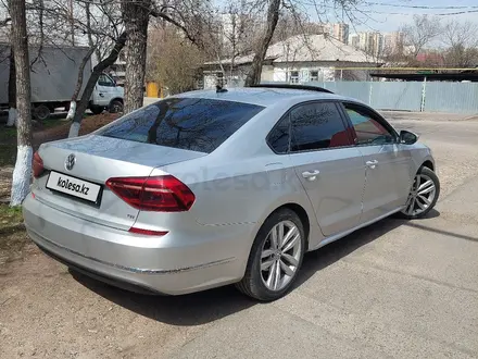 Volkswagen Passat 2018 года за 9 300 000 тг. в Алматы – фото 3