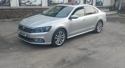 Volkswagen Passat 2018 года за 9 300 000 тг. в Алматы