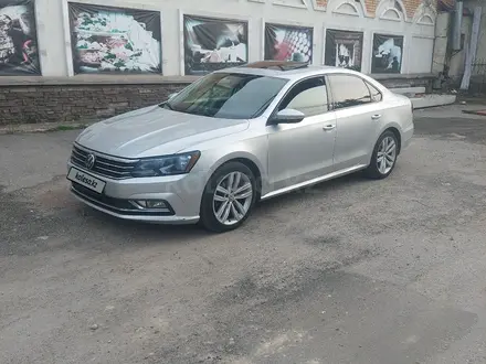 Volkswagen Passat 2018 года за 9 300 000 тг. в Алматы