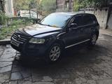 Volkswagen Touareg 2004 года за 4 000 000 тг. в Алматы – фото 4