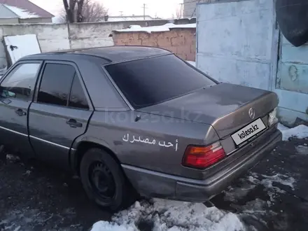 Mercedes-Benz E 260 1990 года за 1 200 000 тг. в Шымкент – фото 2