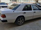 Mercedes-Benz E 230 1992 года за 600 000 тг. в Атырау – фото 4