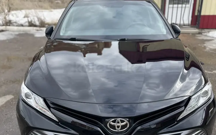 Toyota Camry 2018 годаfor15 100 000 тг. в Актобе