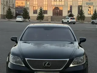 Lexus LS 460