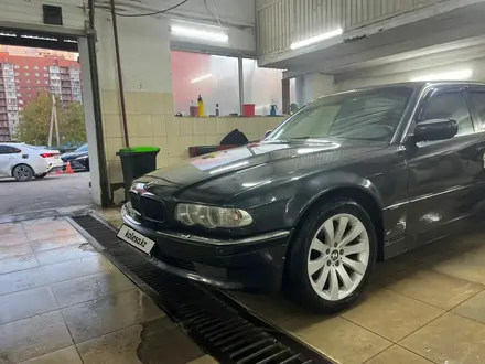 BMW 735 1996 года за 3 100 000 тг. в Астана