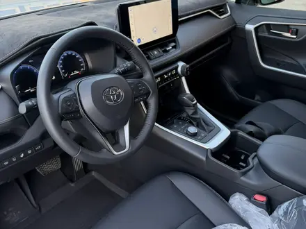 Toyota RAV4 2025 года за 24 000 000 тг. в Актобе – фото 12