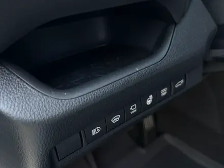 Toyota RAV4 2025 года за 24 000 000 тг. в Актобе – фото 15