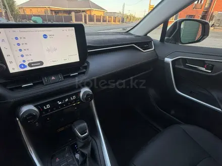 Toyota RAV4 2025 года за 24 000 000 тг. в Актобе – фото 19
