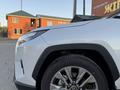 Toyota RAV4 2025 года за 24 000 000 тг. в Актобе – фото 28