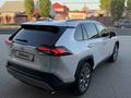 Toyota RAV4 2025 года за 24 000 000 тг. в Актобе – фото 6