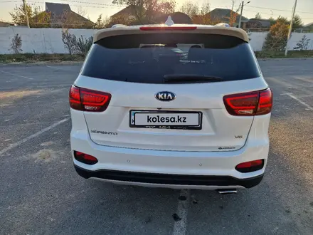 Kia Sorento 2018 года за 11 800 000 тг. в Шымкент – фото 5