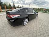 Toyota Camry 2020 года за 12 700 000 тг. в Караганда – фото 2